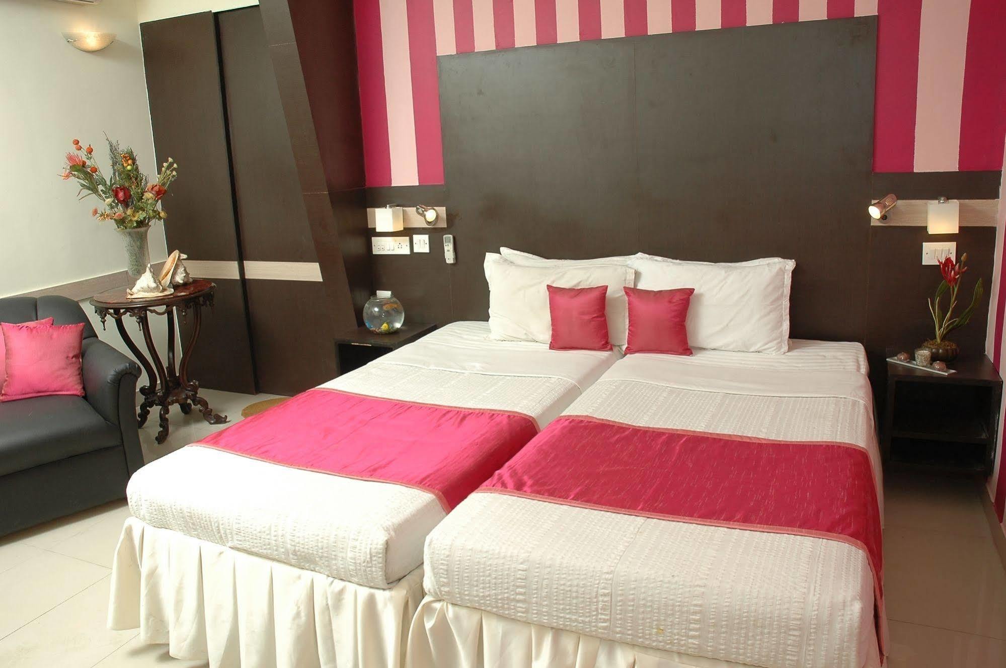 Istay Hotels Infantry Road Bangalore Exterior photo